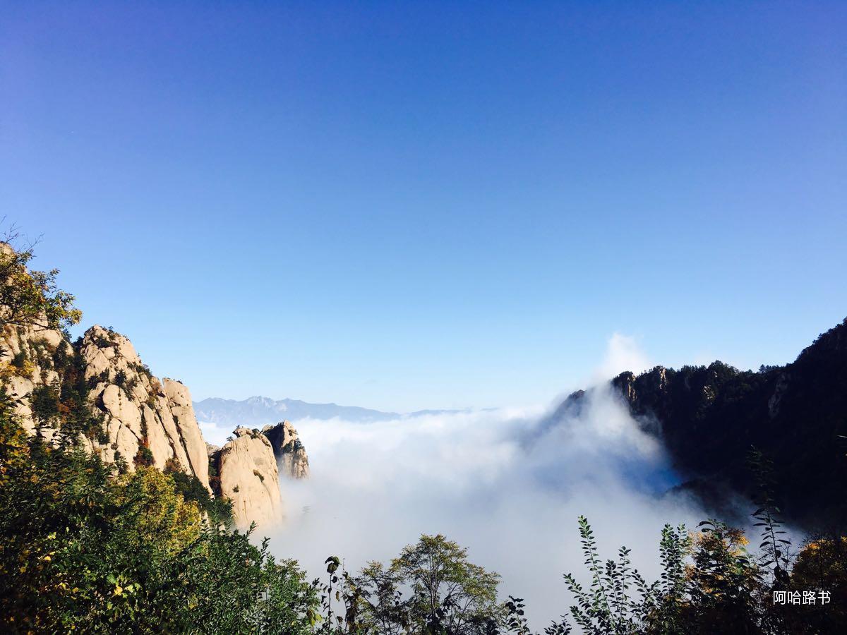 各景区要景点的途径,它位于河北省兴隆县城北,从二郎庙到雾灵山北门