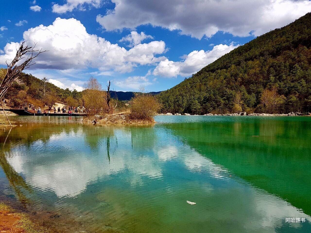 无 景点描述:蓝月谷位于玉龙雪山脚下,与玉龙雪山属于同一景区,仅