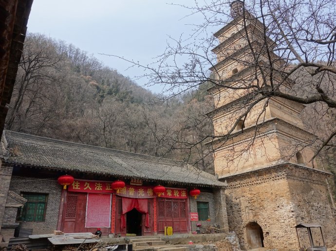 这个日期选择的出处其实正隐藏于西安郊外终南山南五台塔寺沟中的圣寿